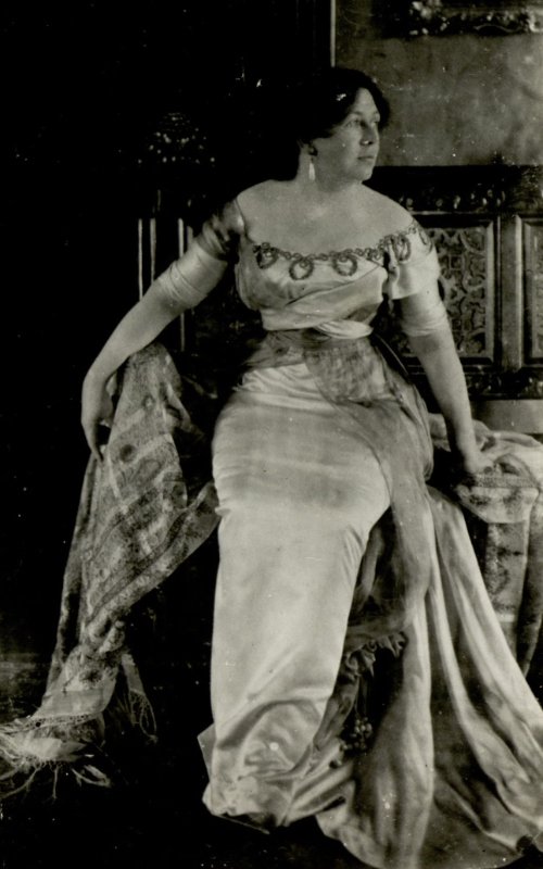 Emma Barton self portrait 1911