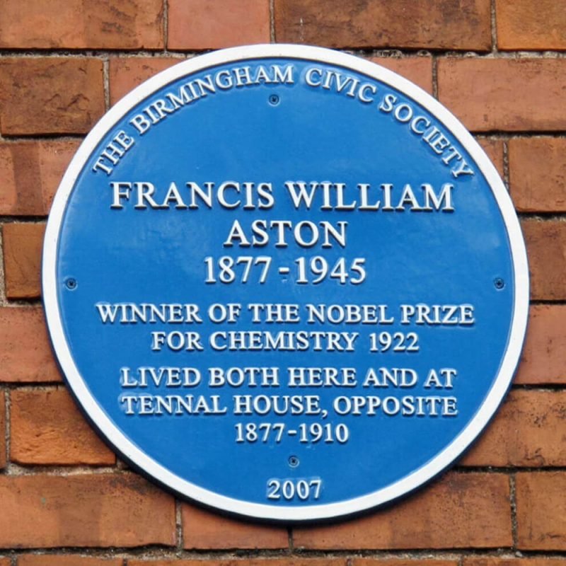 Francis William Aston Blue Plaque "1871 - 1945 Winner of the Nobel Prize for Chemistry 1922. Lived both here and at Tennal House opposite 1877 - 1910"